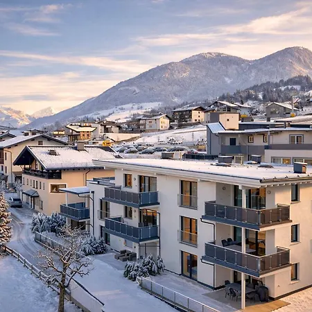 Ziller Delight - Stylish Apartment With Balcony, Alpenluxus Collection 別荘 *
