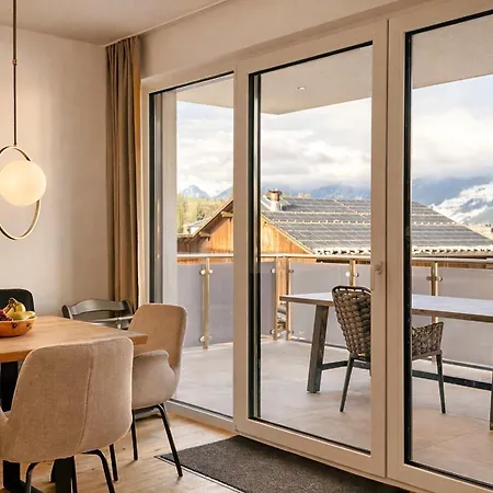 Σπίτι διακοπών Ziller Delight - Stylish With Balcony & Mountain View