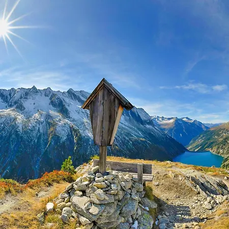 Ziller Delight - Stylish With Balcony & Mountain View *