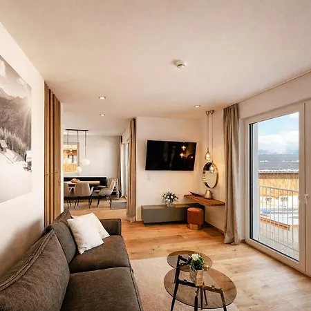 Ziller Delight - Stylish With Balcony & Mountain View